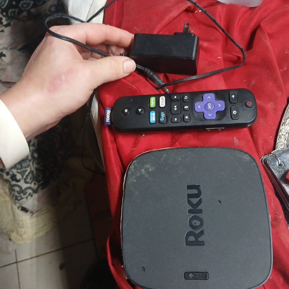 device is a Roku Ultra Digital Media Streamer. With Remote And Power Cord